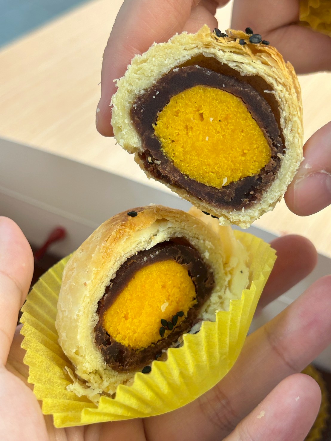 今年最誇張的蛋黃酥!一顆賣到 200元,為什麼還天天秒殺? 今年最誇張的蛋黃酥!一顆賣到 200元,為什麼還天天秒殺?